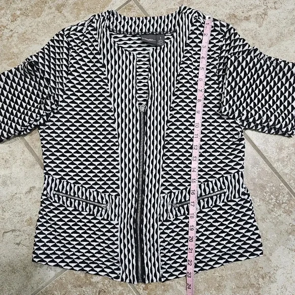 Chico’s Travelers 1 Medium  Black White Geometric Zip Blazer Jacket Work Preppy - Picture 7 of 7